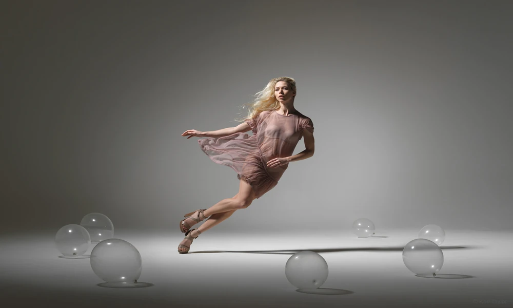 Fashion photography poses and lighting techniques guide UK